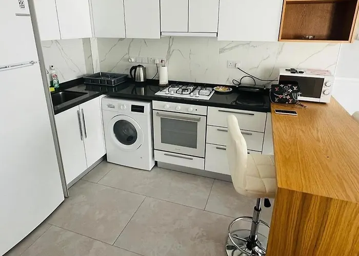 Helena & アパート